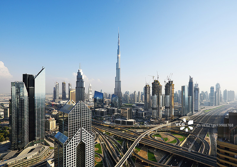 迪拜金融区与哈里发塔图片素材