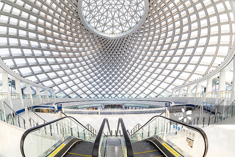 天津滨海新区于家堡高铁站内景图片素材