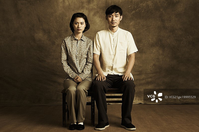 复古青年夫妇照图片素材