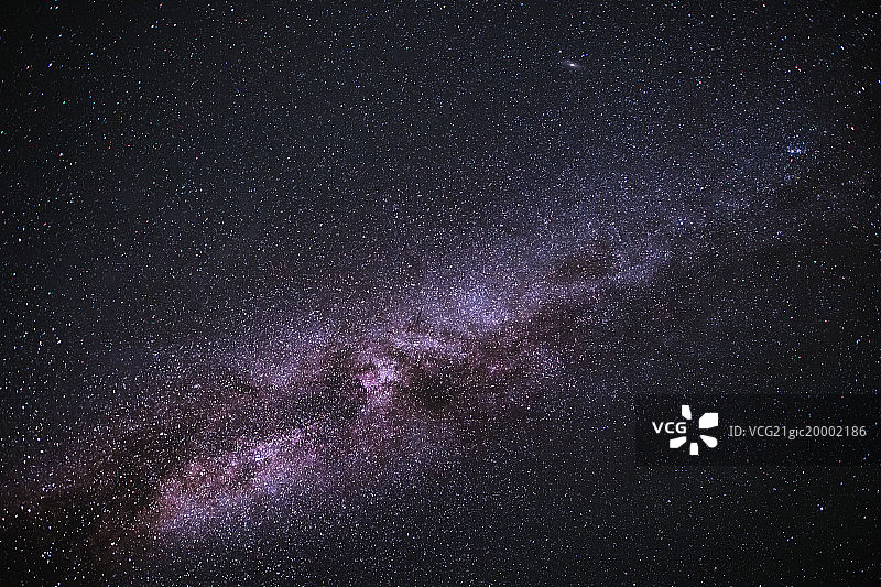 北半球夏天的银河图片素材