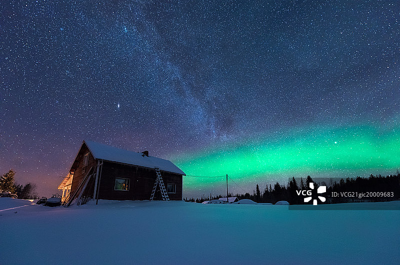 芬兰极光小屋图片素材