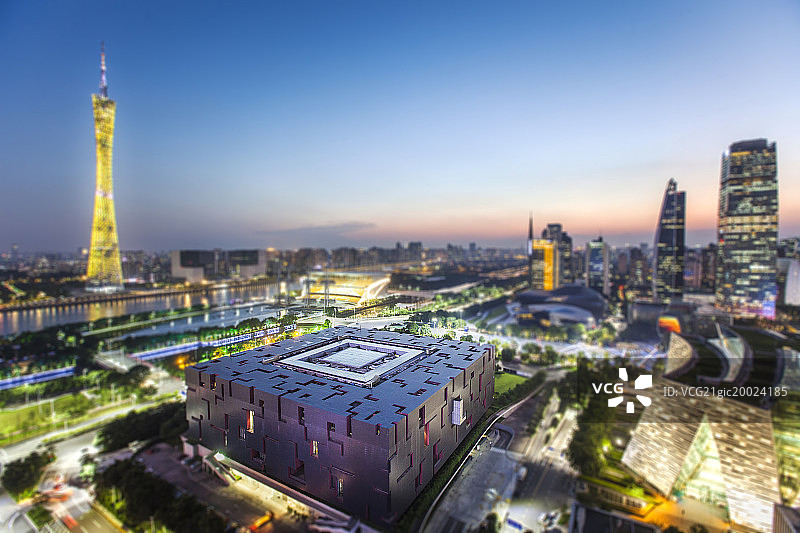 广州花城广场夜景图片素材