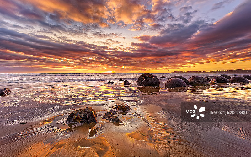 莫拉基原石图片素材