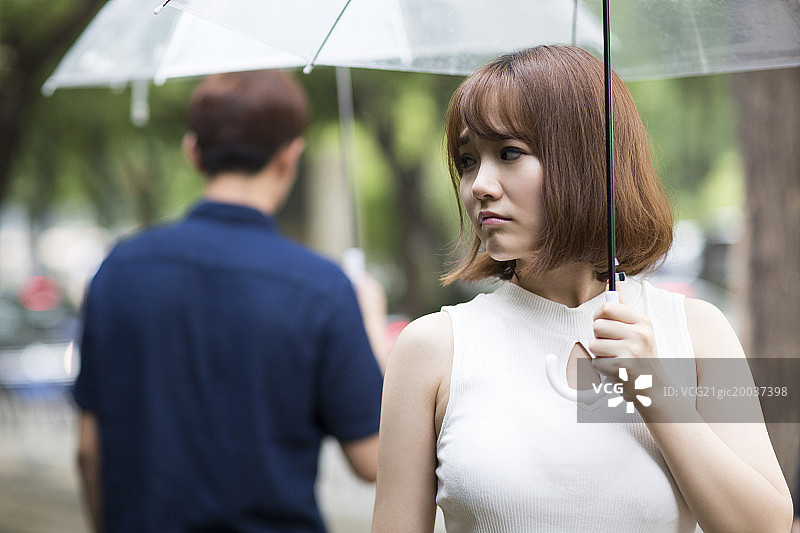 年轻情侣分手图片素材