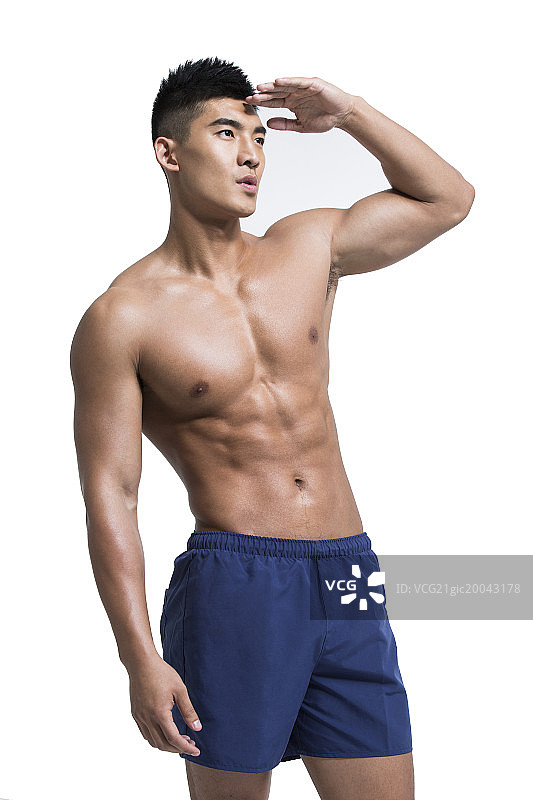 年轻都市型男穿着泳裤图片素材