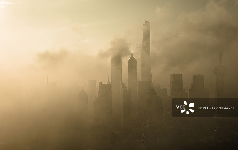 雾霾下的上海图片素材