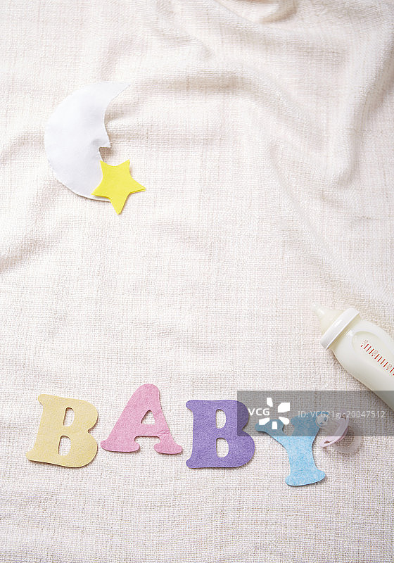 奶瓶和磨牙环图片素材