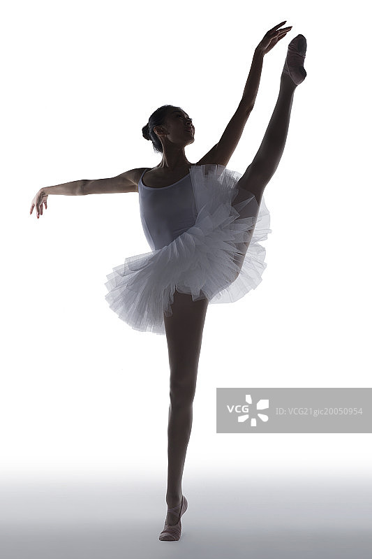 东方女子跳芭蕾舞图片素材