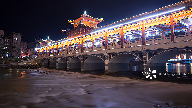 山东省泰安市泰山黑龙潭长寿桥夜景图片素材