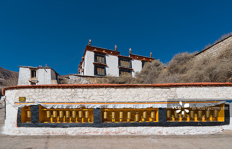 西藏寺庙墙壁窗户图片素材