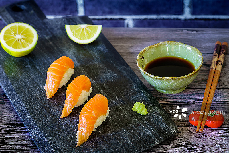 三文鱼寿司图片素材