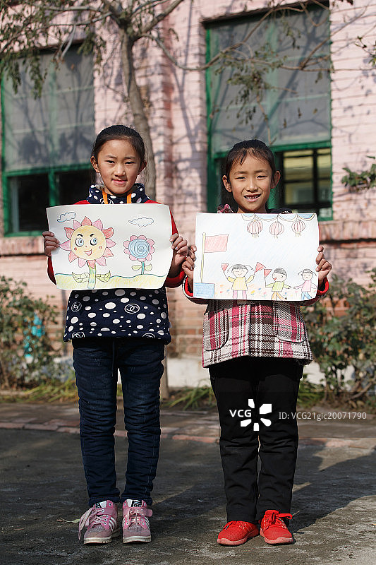 乡村小学里的小学生图片素材