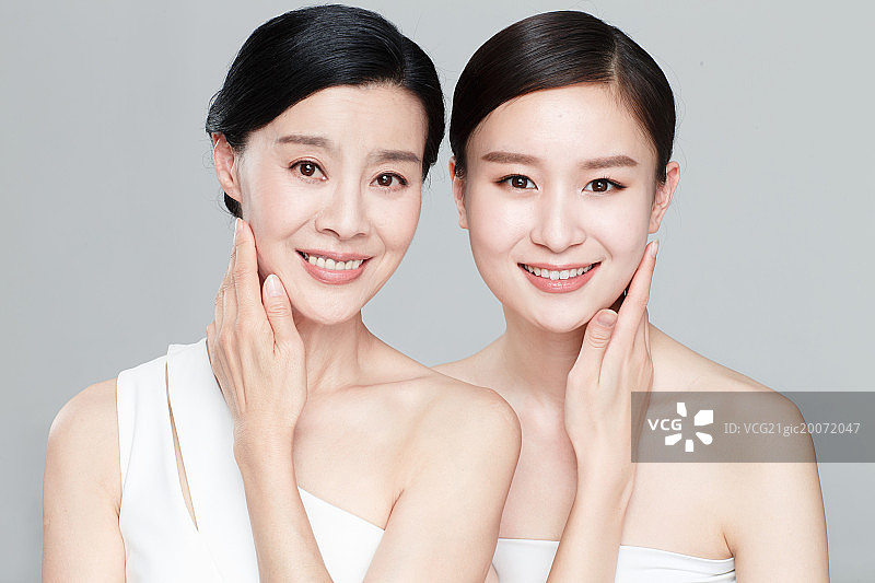 美丽优雅的母女图片素材