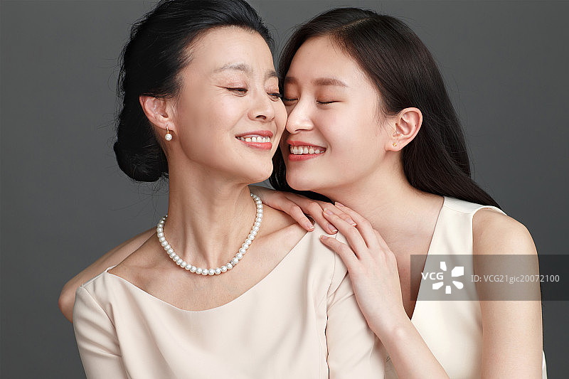 幸福快乐的母女图片素材