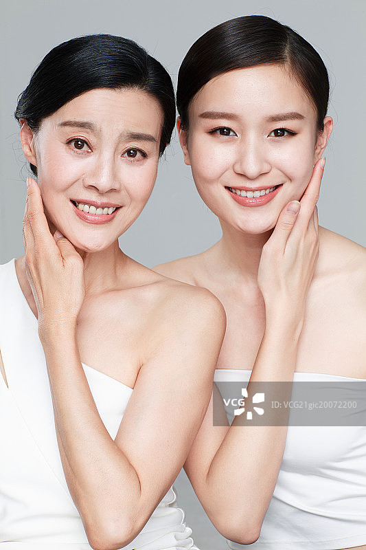 美丽优雅的母女图片素材