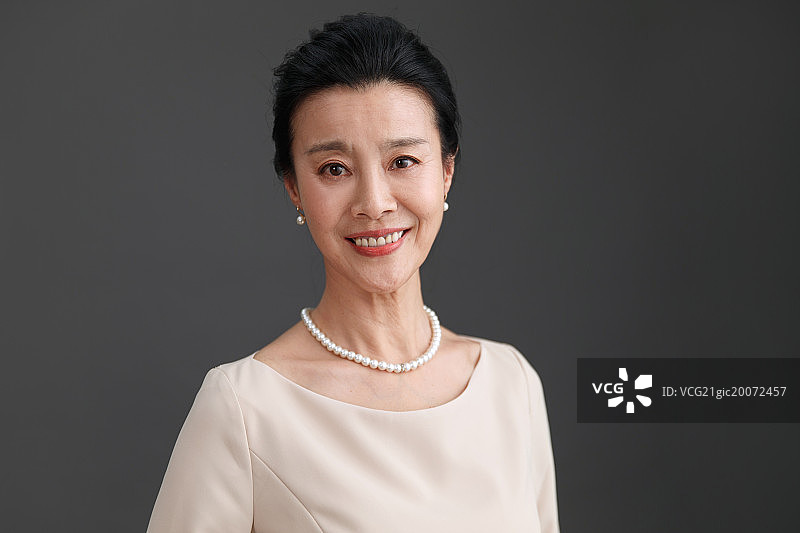 优雅的女士肖像图片素材