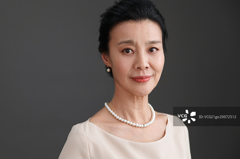 优雅的女士肖像图片素材