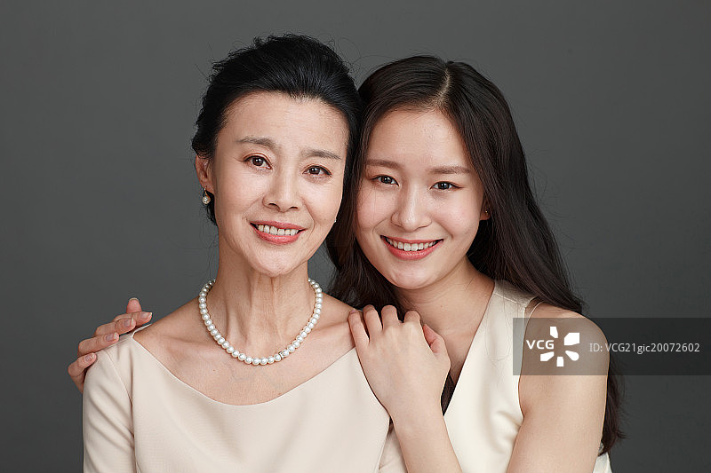 幸福快乐的母女图片素材