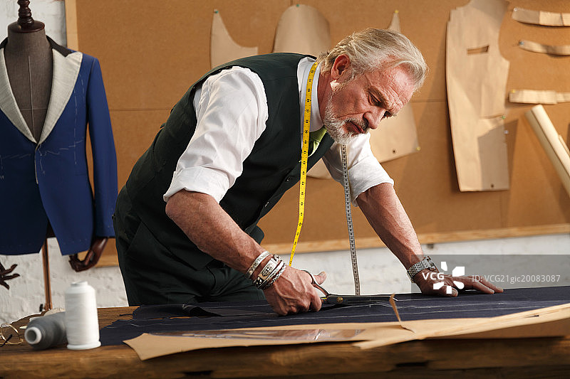 权威的服装设计师图片素材