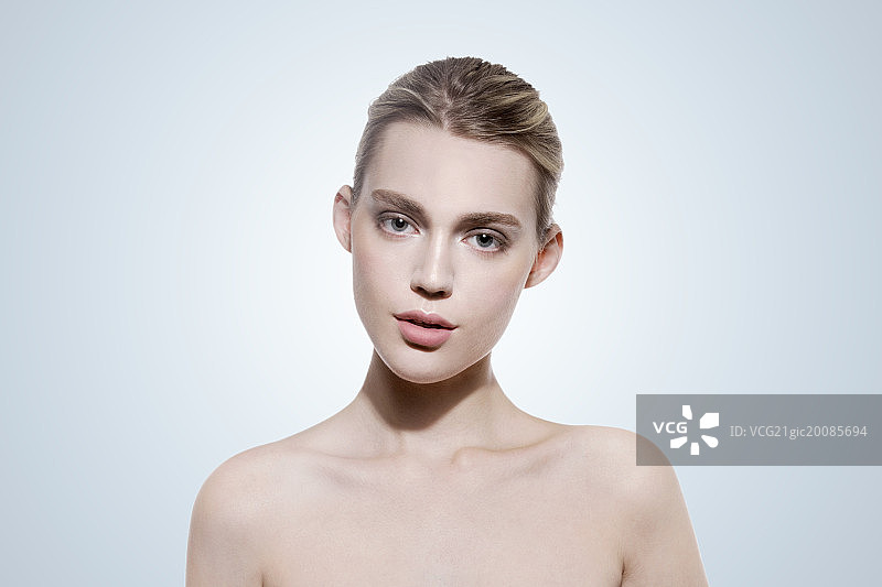 年轻的女人肖像图片素材