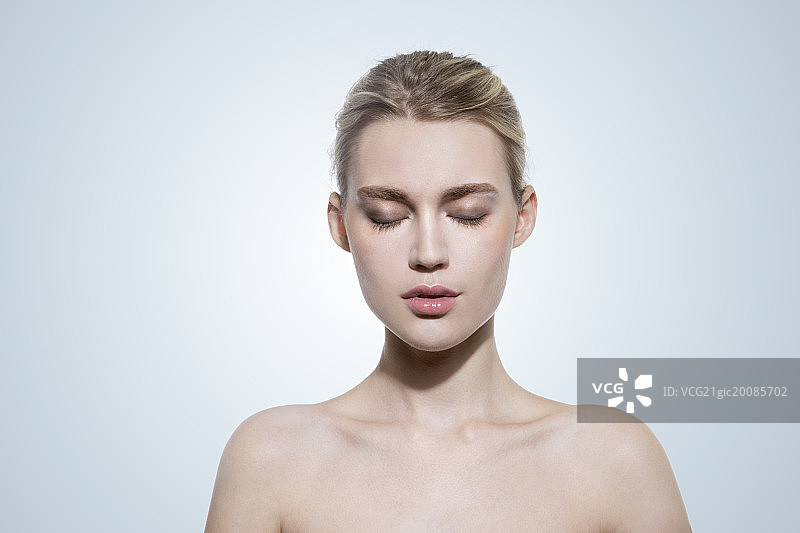 年轻的女人肖像图片素材