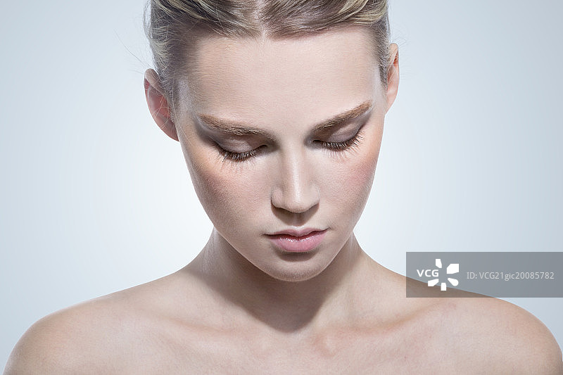 年轻的女人肖像图片素材