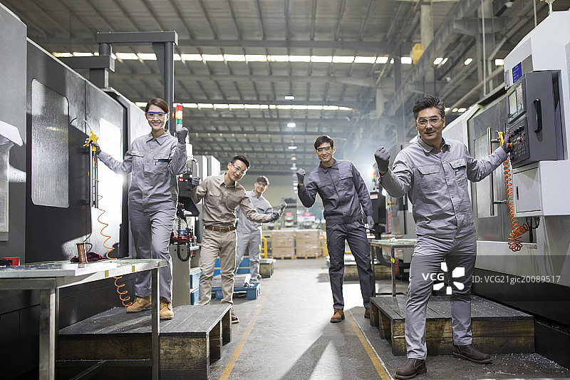 自信的工程师团队图片素材