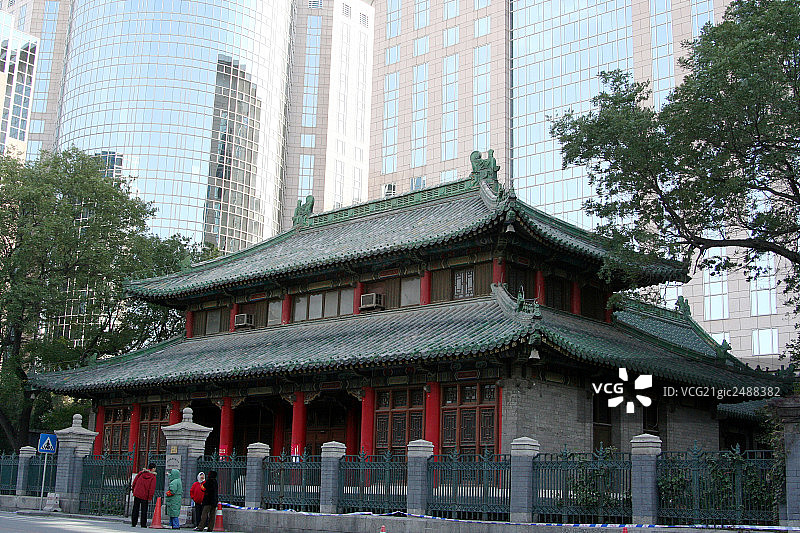 北京东方广场旁古建筑图片素材