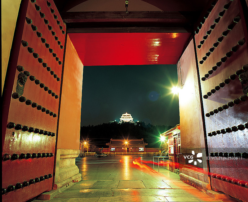 从故宫大门望景山，北京图片素材