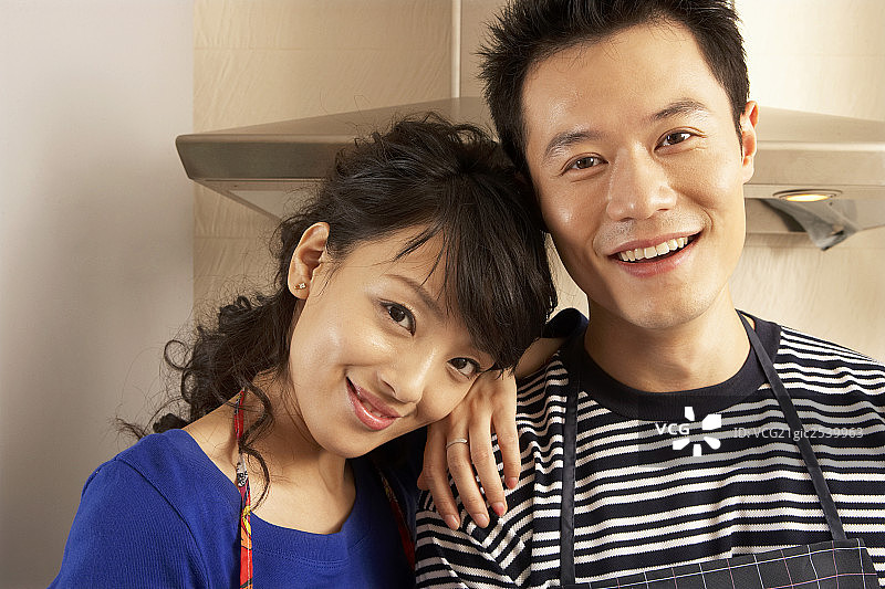 年轻夫妇肖像图片素材
