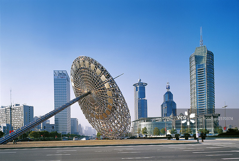 上海浦东世纪广场日晷城市建筑日景图片素材