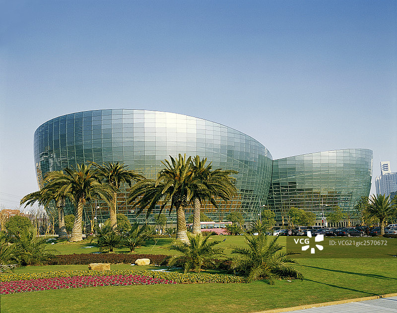 上海浦东东方艺术中心城市建筑日景图片素材