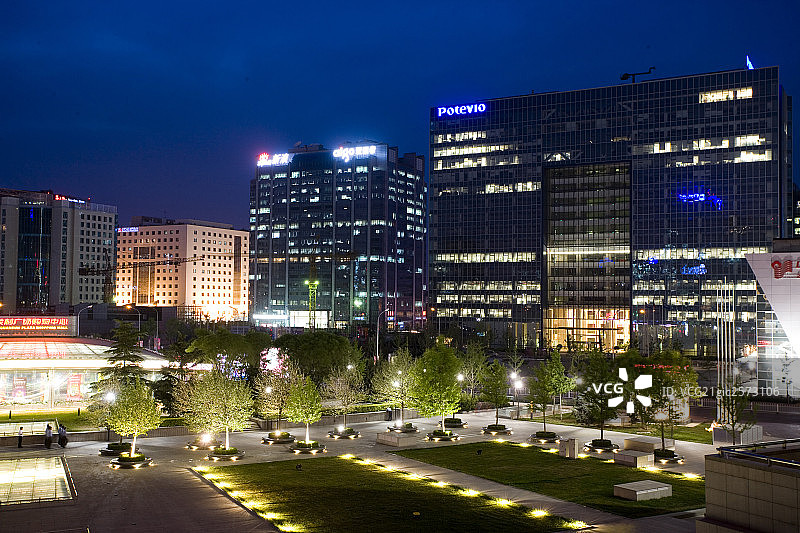 北京中关村科技园区建筑群夜景图片素材