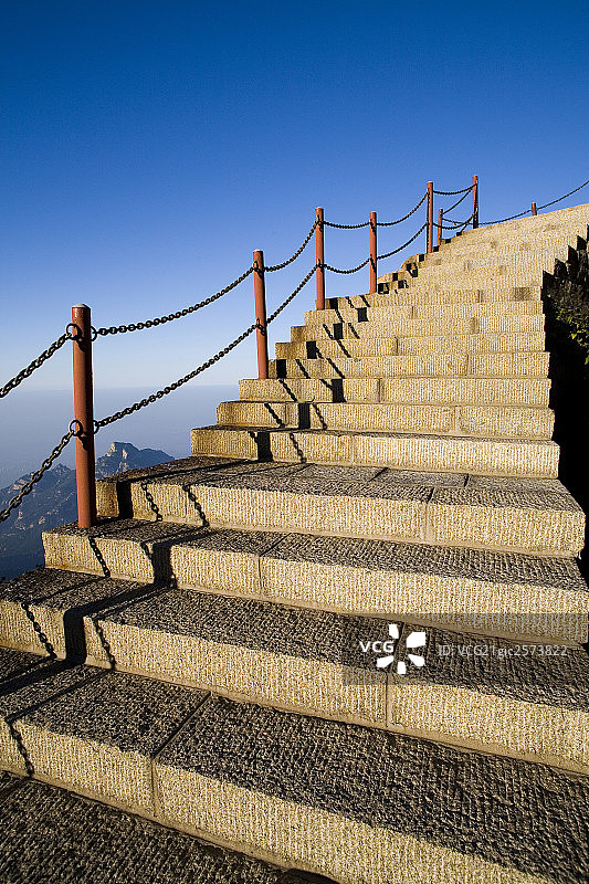 泰山之巅的景色图片素材