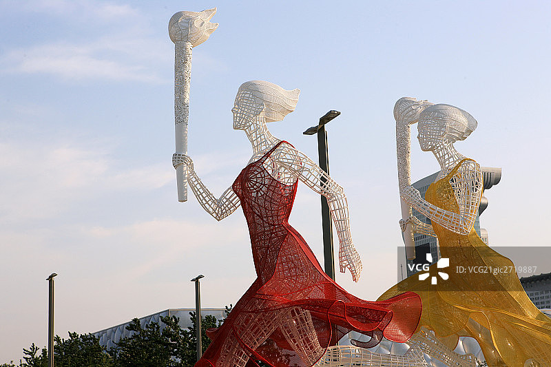 奥运村人物雕塑特写图片素材