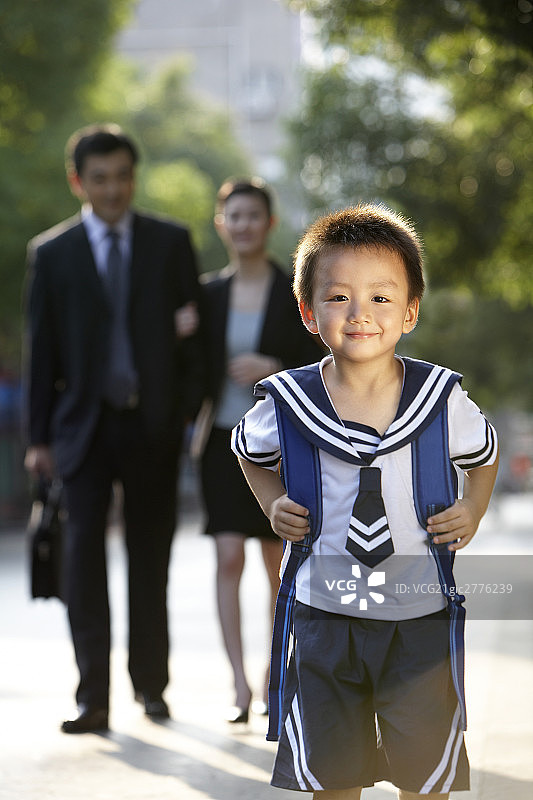 小朋友上学图片素材