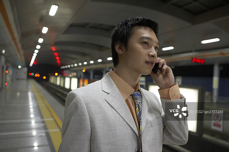 商务男士打电话图片素材