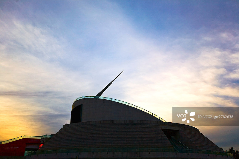 傍晚的中华世纪坛图片素材