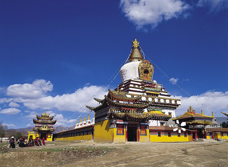 西藏阿坝格尔登寺图片素材