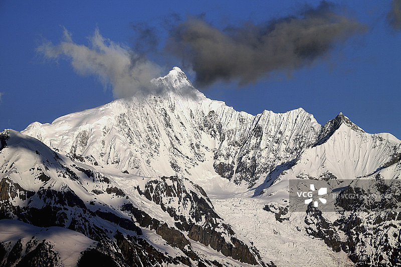 云南梅里雪山图片素材