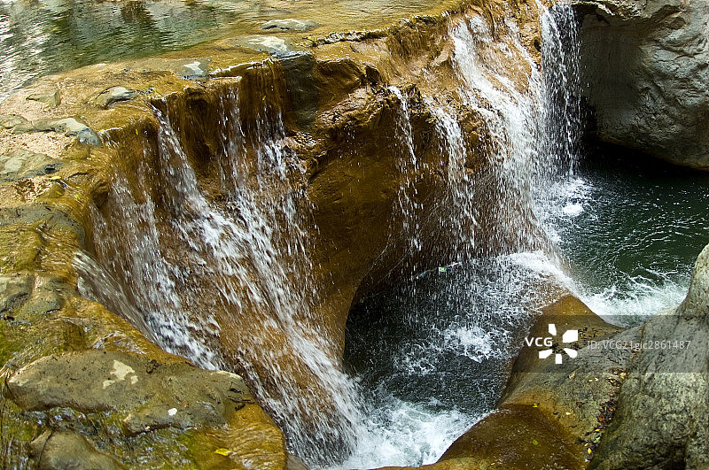 河南卢氏双龙湾瀑布图片素材