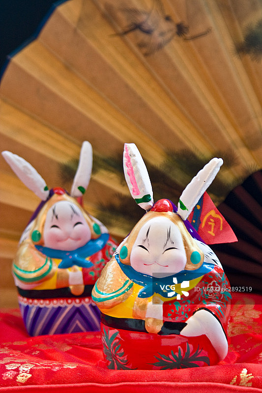 传统泥塑兔爷图片素材