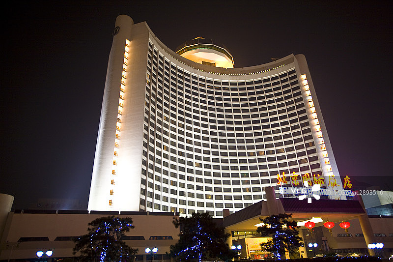 北京国际饭店,夜景图片素材