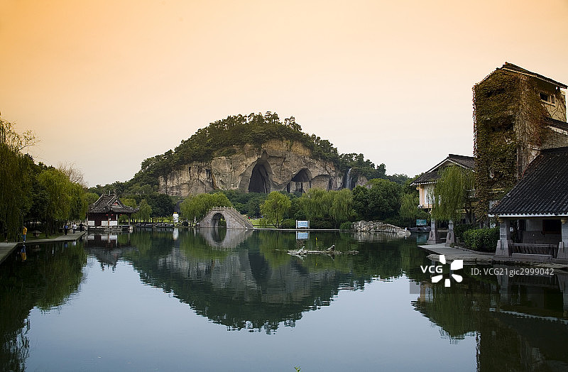 浙江绍兴鲁镇柯岩鉴湖图片素材