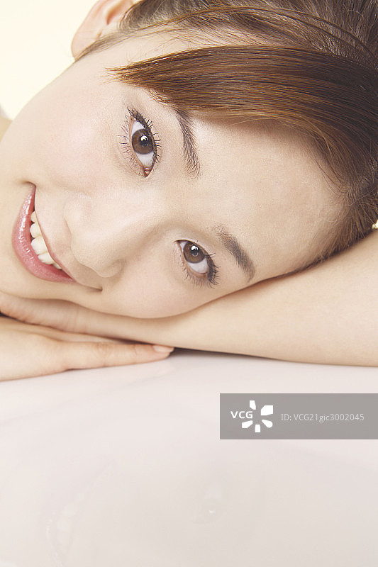 亚洲年轻女性的肖像图片素材