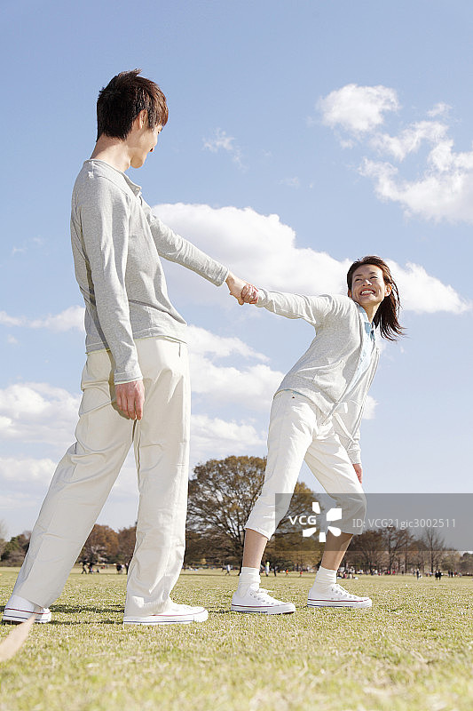 Asian young couple图片素材