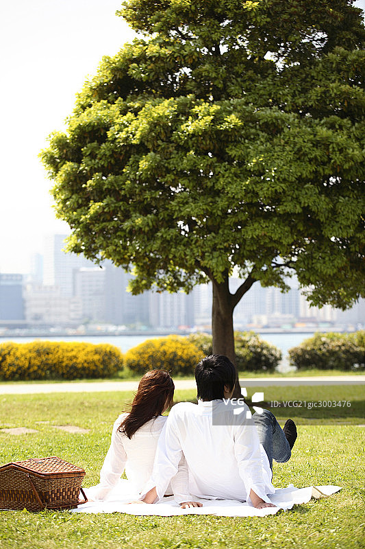 Young couple图片素材