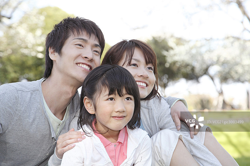 Portrait of Asian family图片素材