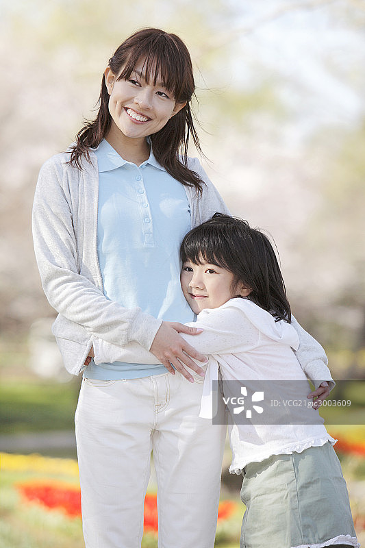 Mother and daughter图片素材