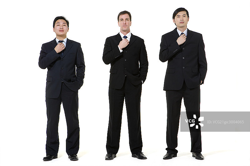 商务人士整理领带图片素材